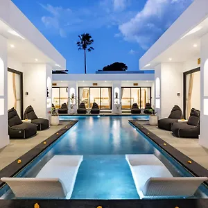 Kelolyne , Seminyak (Bali) Indonesia